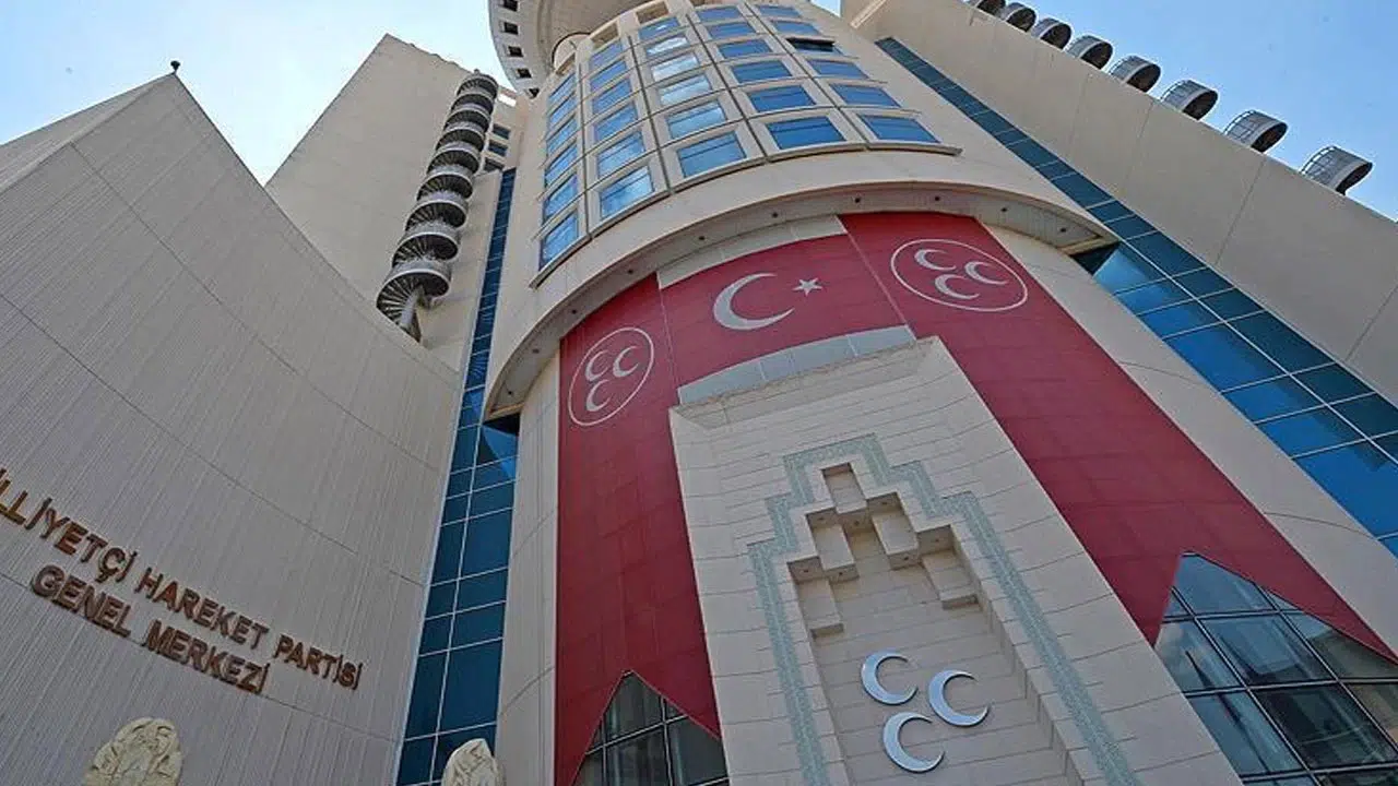 MHP Eskişehir İl teşkilatı feshedildi: İl Başkanlığı görevine Ayhan Sezer atandı