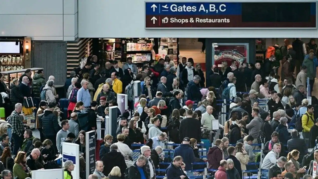 Almanya'da kabin personelleri greve gidiyor: Uçuşlar etkilenecek