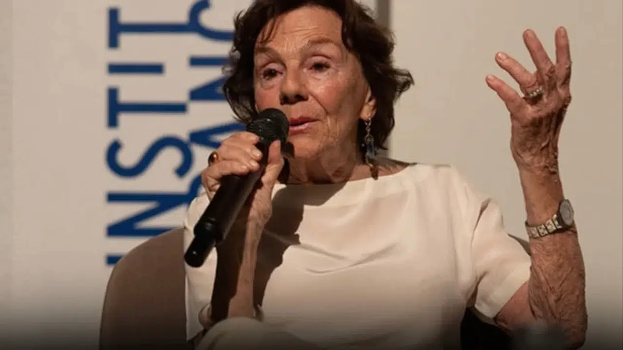 Padişahın torunu mücevher dolu çantayı havalimanında unuttu