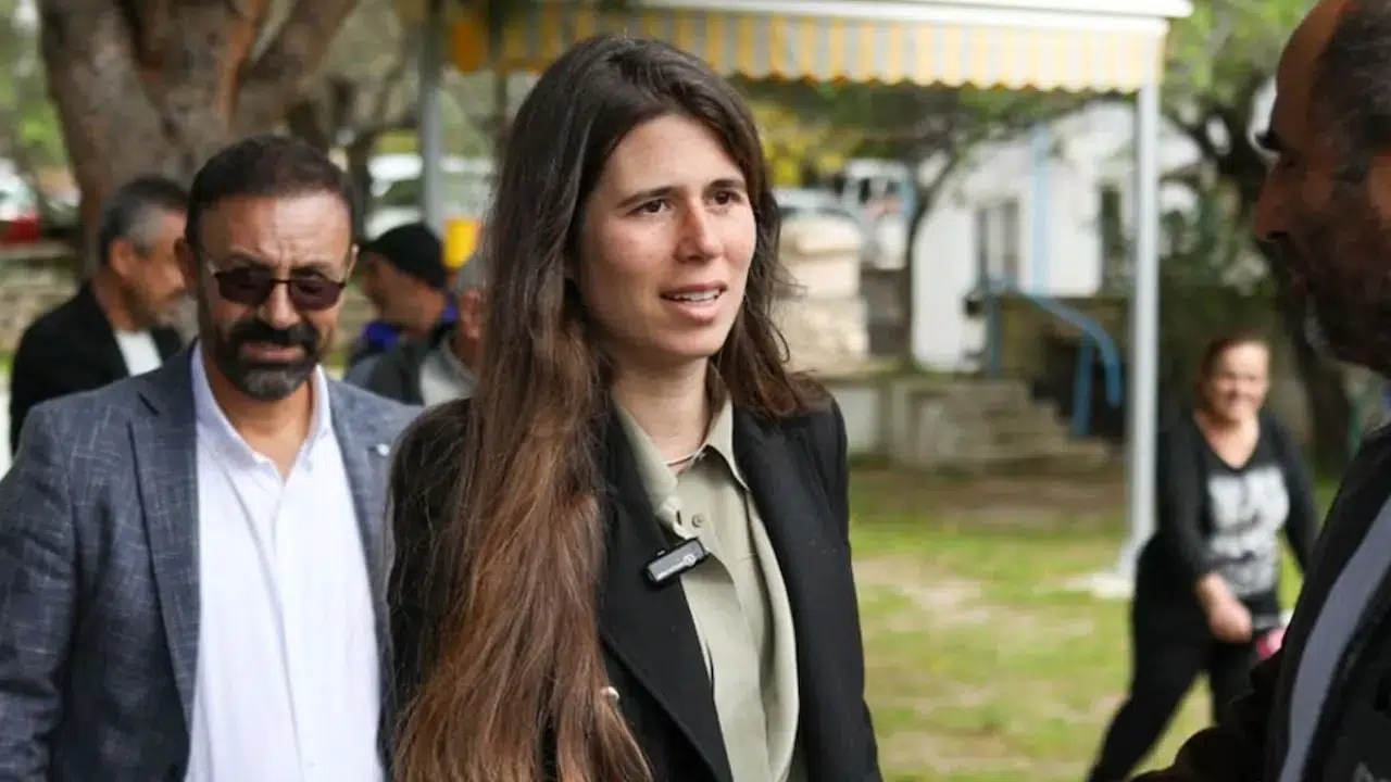 Lal Denizli kimdir, kaç yaşında, nereli?