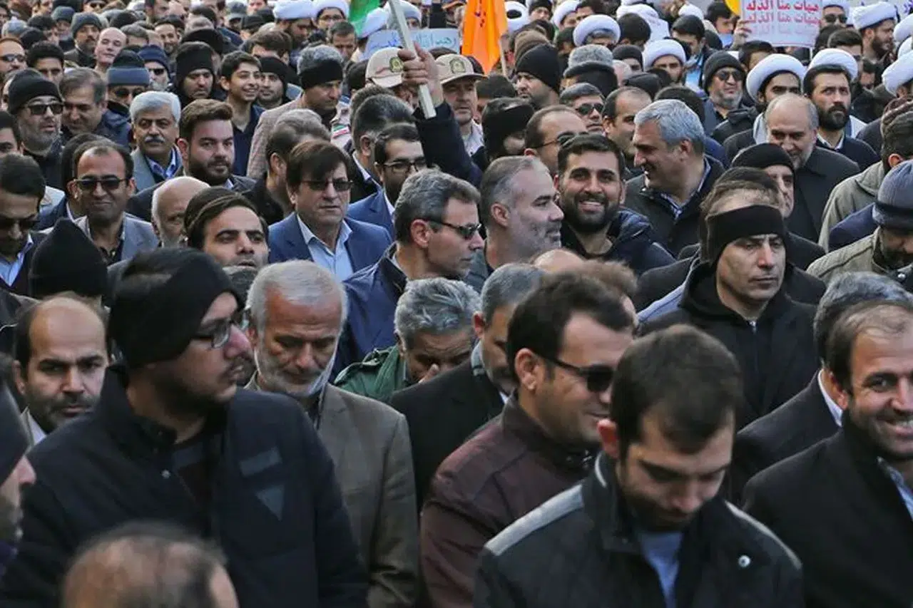 İran'dan dikkat çeken adım: ABD ve İsrail'le işbirliği yapan 100'den fazla kişinin mal varlığına el koydu