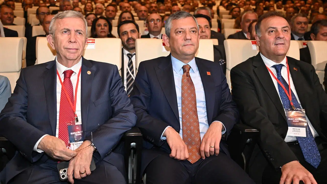 Özgür Özel kapalı toplantıda derin devlet vurgusu yaptı