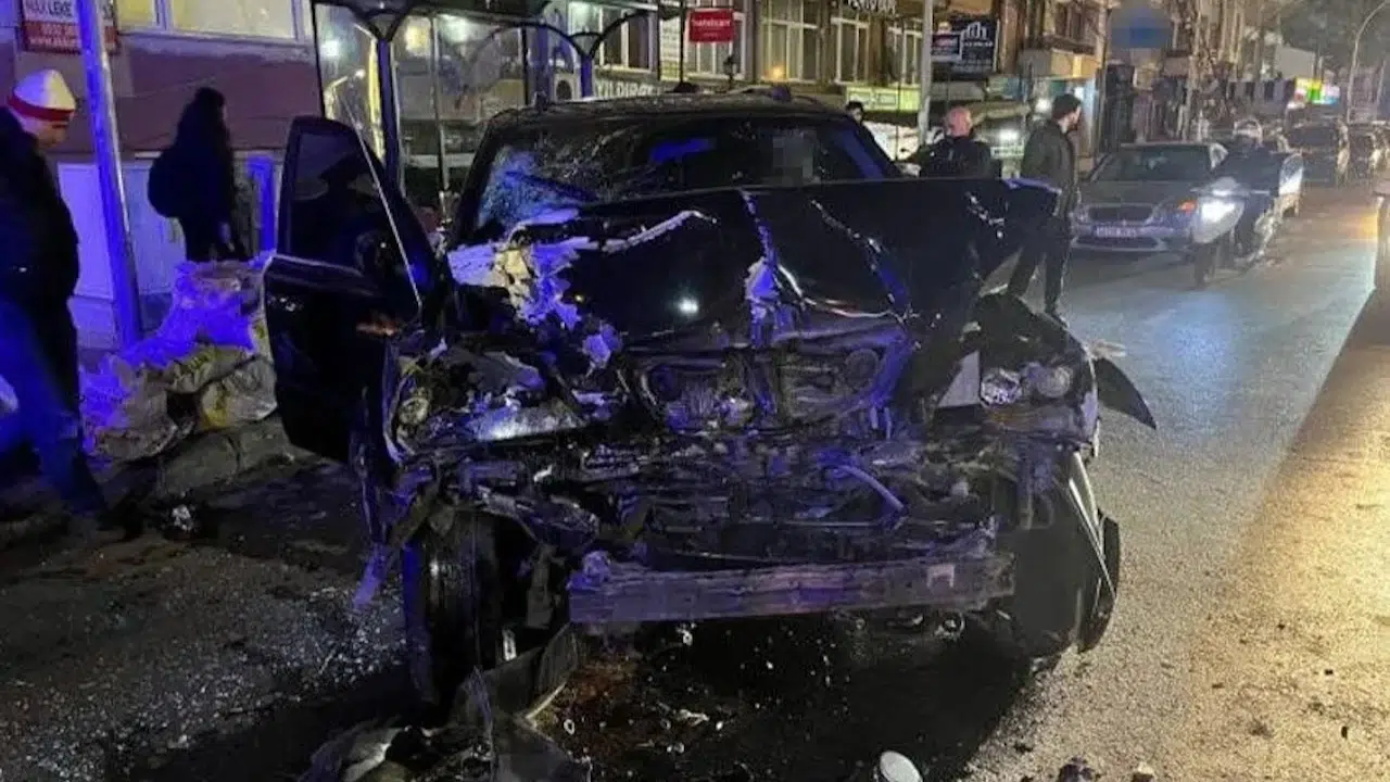 Kocaeli’de iki SUV araç çarpıştı: 7 kişi yaralandı