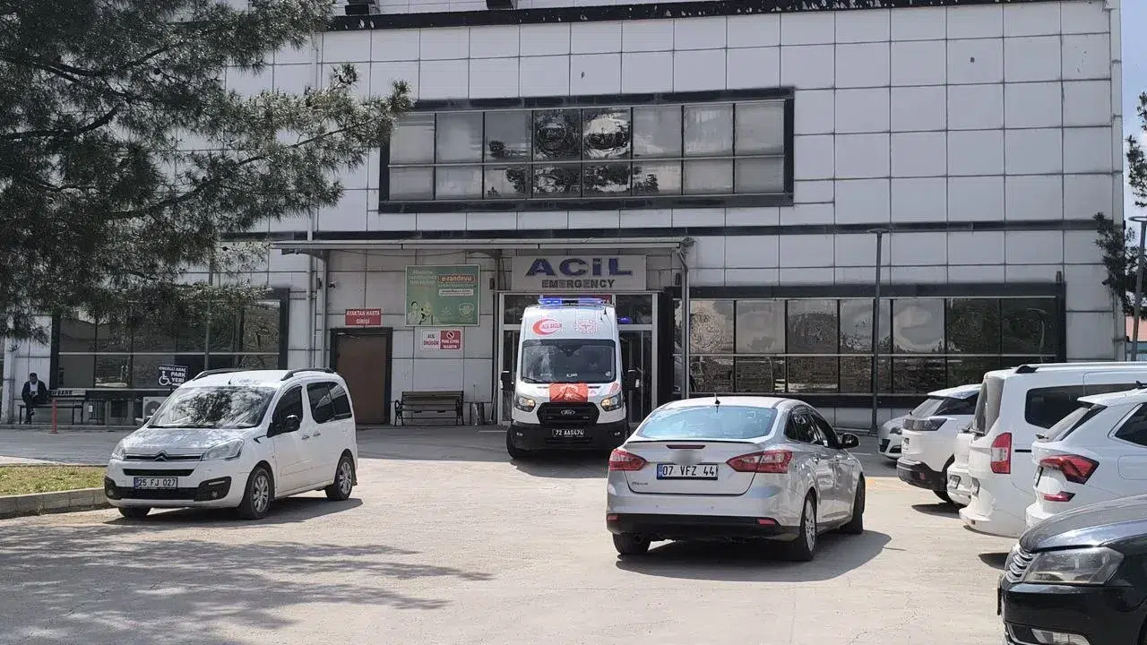 Batman'da çalışma sırasında elektrik akımına kapılan işçi hastaneye kaldırıldı