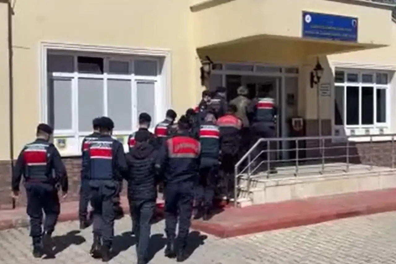 Jandarmadan şok baskın! Doktor ve eczacılar tutuklandı