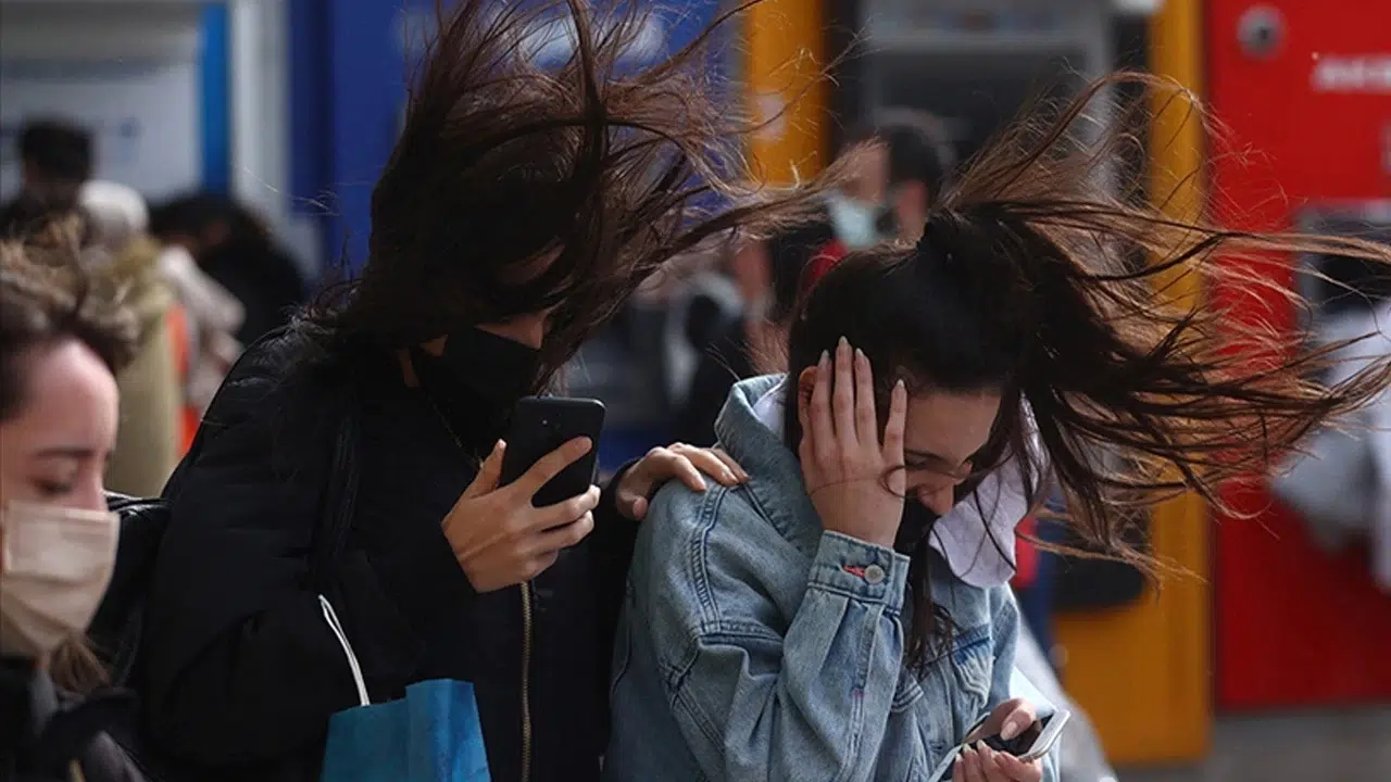 AKOM’dan İstanbul için saatli uyarı sağanak ve dondurucu hava etkili olacak
