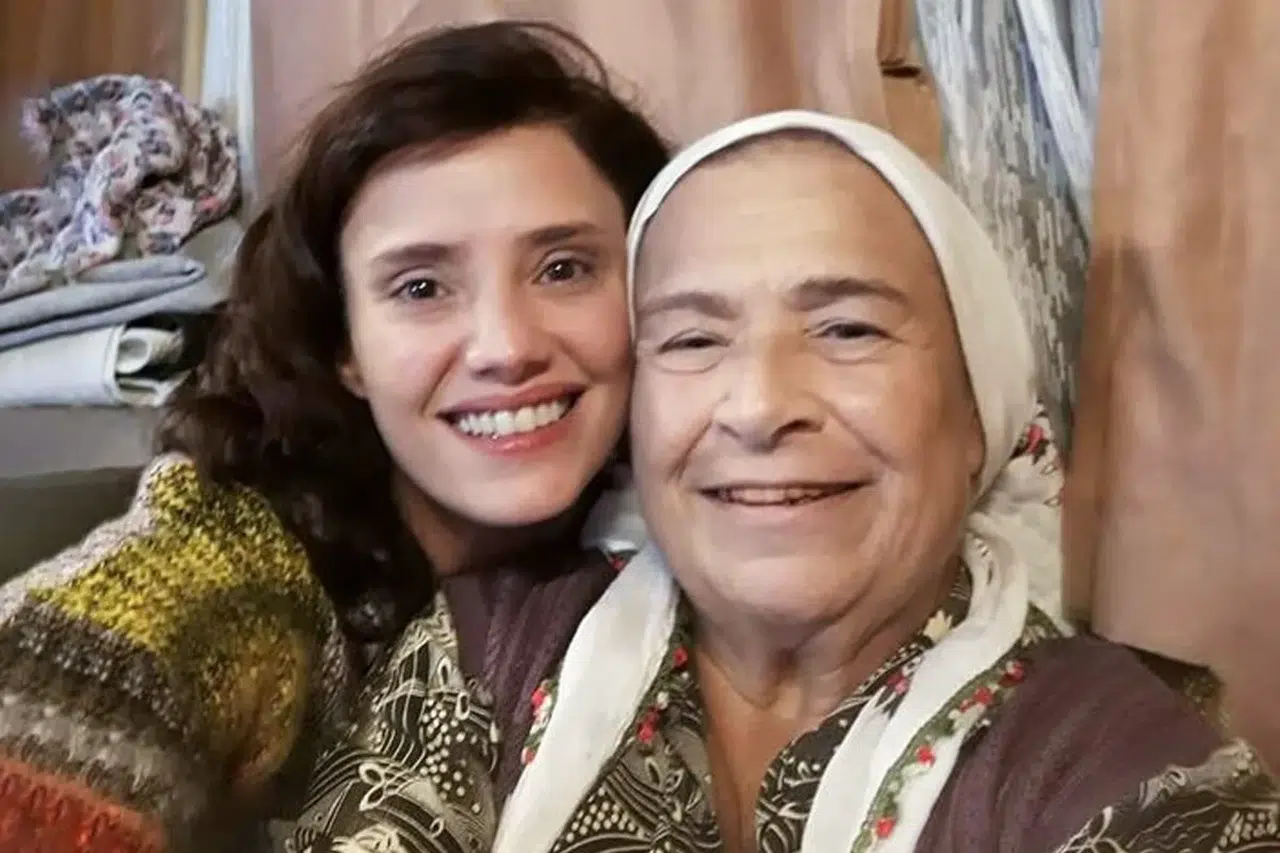 Devlet Tiyatrosu’nun usta ismi Feyha Çelenk hayatını kaybetti