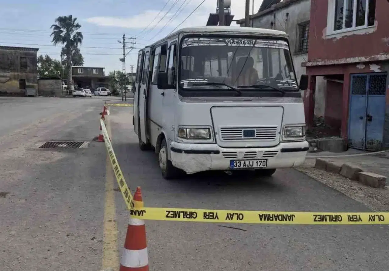 Mersin'de acı kaza: Babasının park manevrası yaptığı aracın altında kaldı