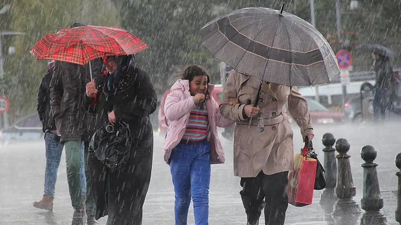 Meteorolojiden çifte uyarı: Yağış ve fırtına aynı anda geliyor