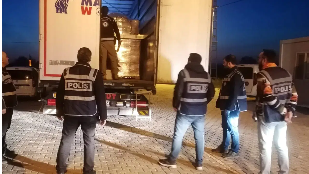 Tokat’ta İran’dan gelen TIR durduruldu! Aramada yakalandı, sürücü gözaltında