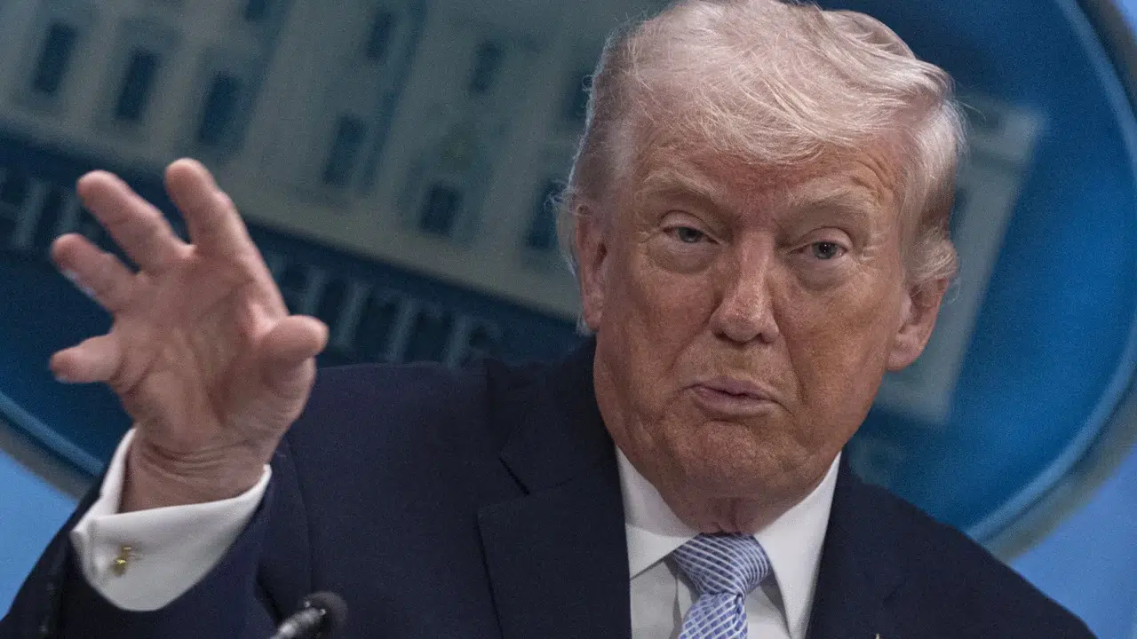 Trump’tan Papa 14. Leo’ya yeni sert sözler: “Siyasetten uzak durmalı”