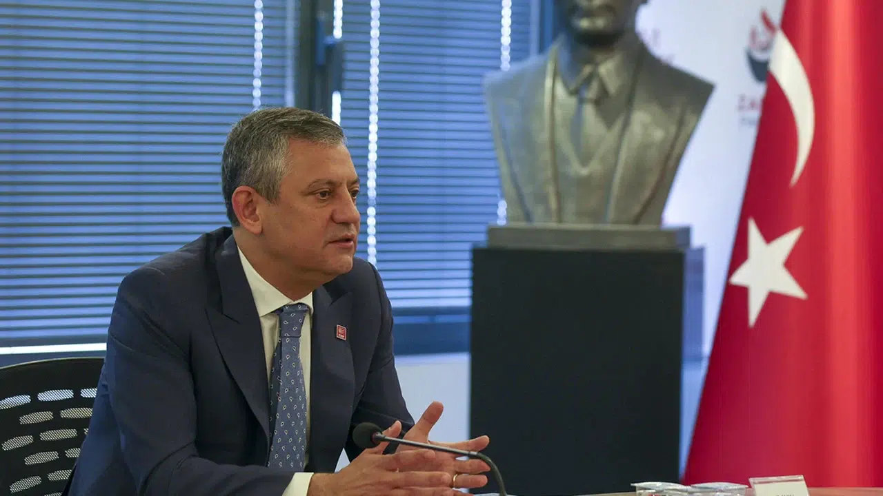 CHP Genel Başkanı Özgür Özel Kahramanmaraş Valisi ile görüştü