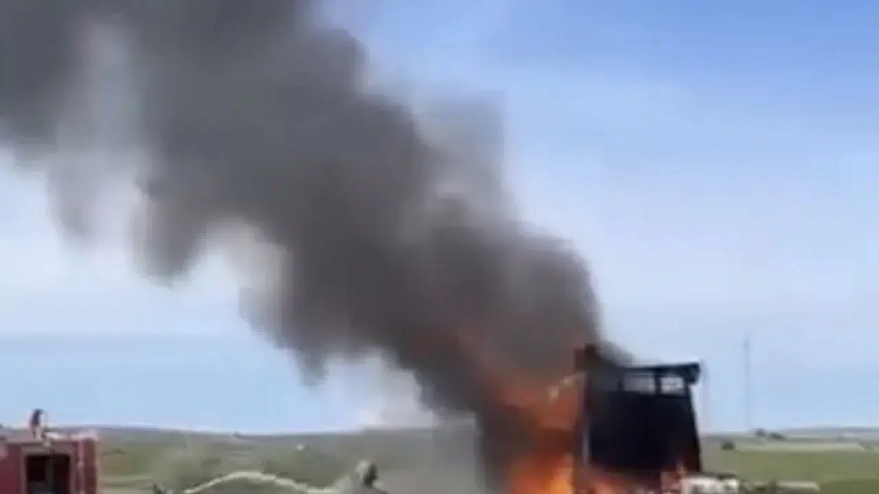 Çankırı’da tır yangını: Alevlerin sardığı tır küle döndü