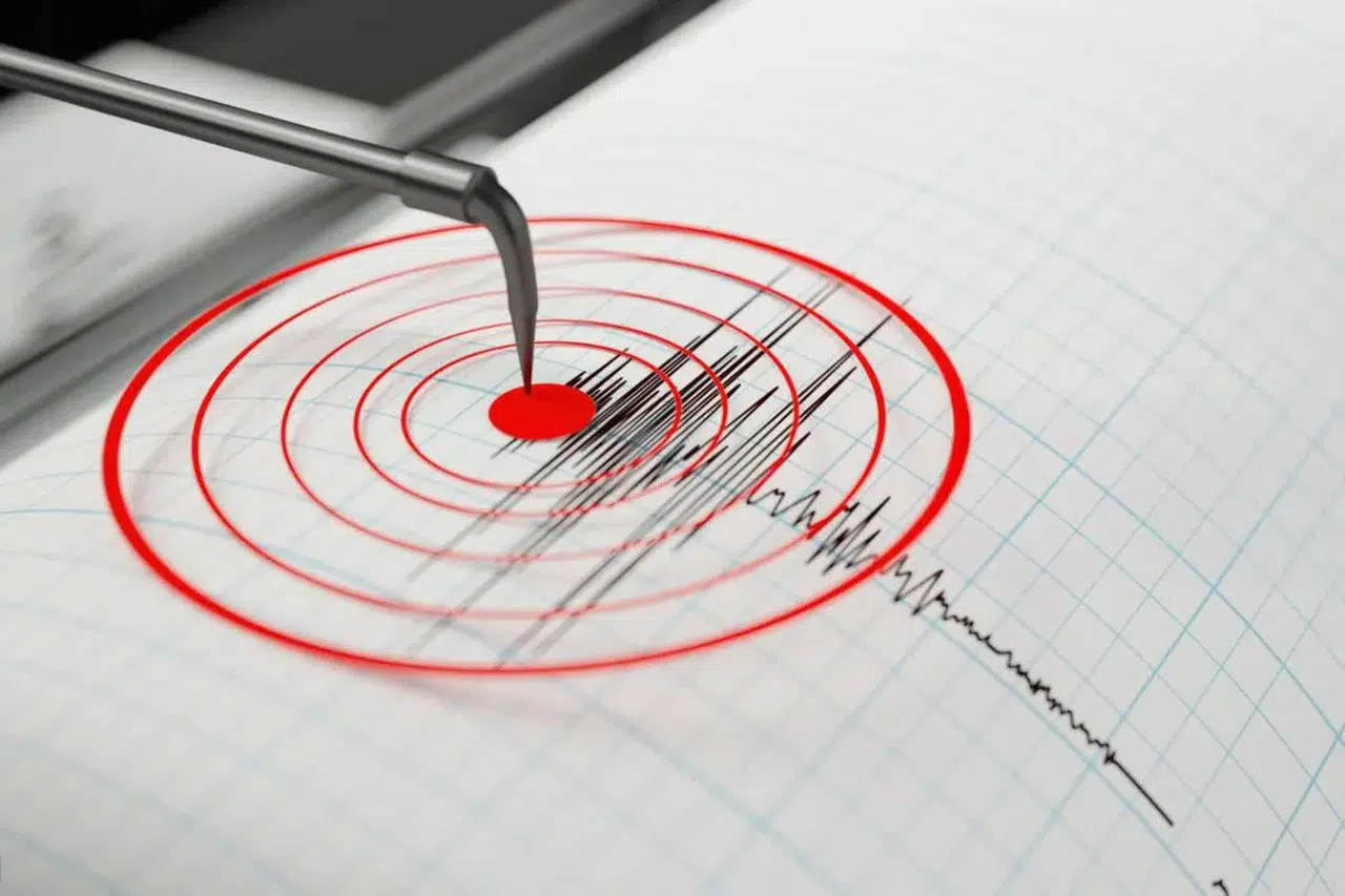 Japonya'da 7.4 büyüklüğünde deprem!