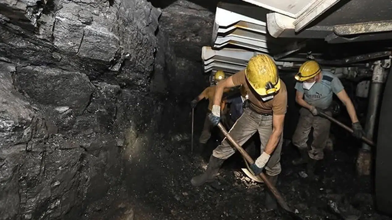 Türkiye Taşkömürü Kurumu'nda Yeni İşçi Alımlarında Yaş Sınırı Uygulanmaya Başlandı