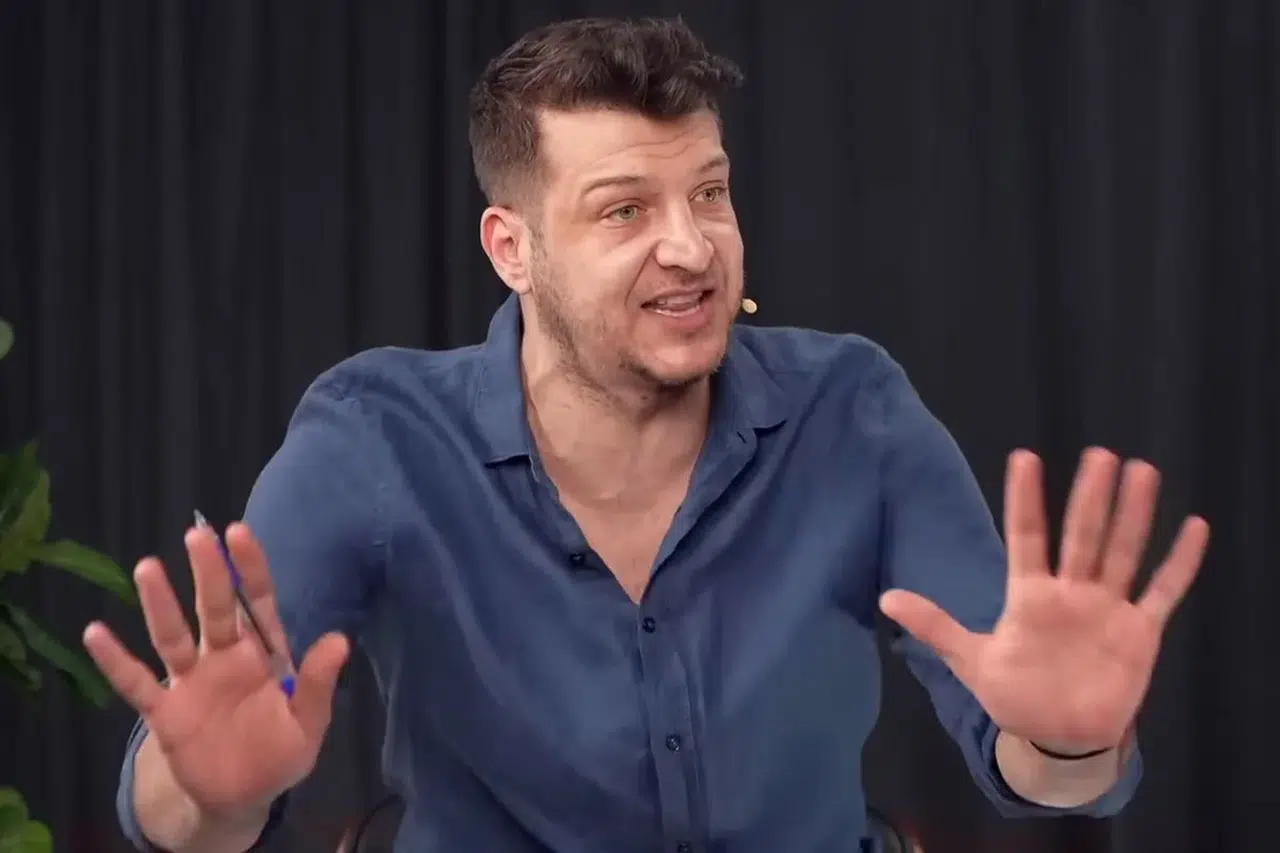 Kırmızı bültenle arandığı iddia edilen Batuhan Karadeniz BAE'de gözaltına alındı