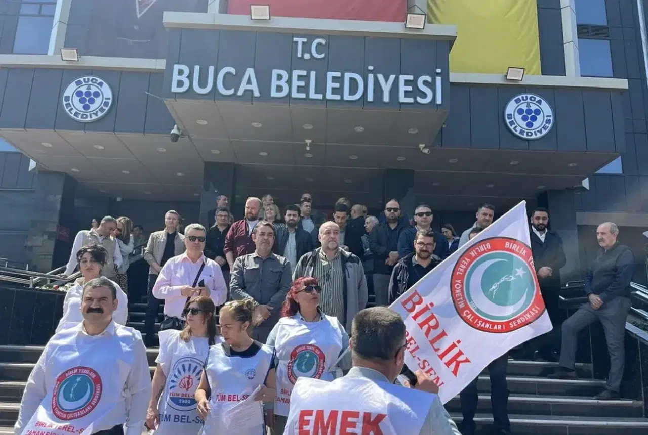 İzmir’de belediye çalışanlarından protesto: Memurlar iş bıraktı