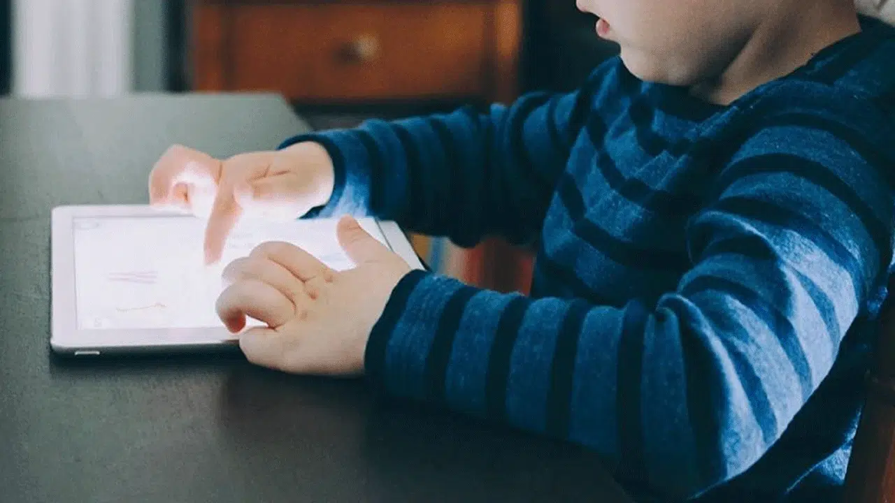 15 yaş altına sosyal medya yasağı meclisten geçti!