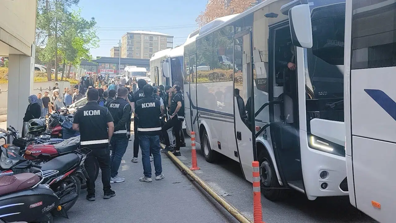 Halfeti Belediyesi operasyonunda 29 şüpheli tutuklandı