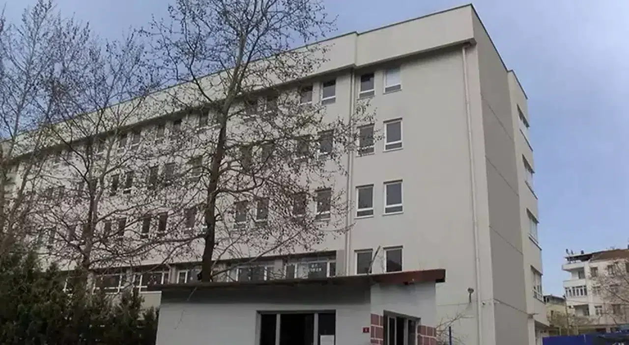 Okul kantininde zehirlenme iddiası: 26 öğrenci hastaneye kaldırıldı