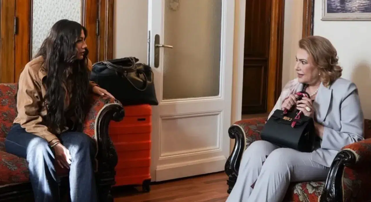 Eşref Rüya dizisinde Gülümser Aygün karakterini oynayan Zeynep Eronat kimdir?