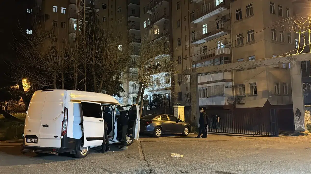 Diyarbakır'da aile katliamı: Eşini ve kızını vurdu, çayını içtikten sonra kendini ihbar etti