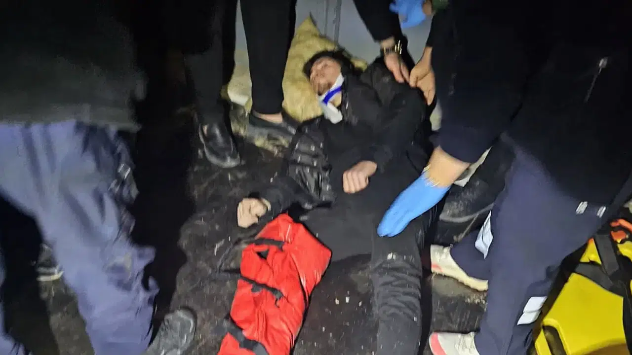 Bursa’da asansör boşluğuna düşen genç ağır yaralandı