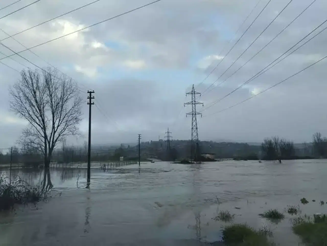 Sağanak sonrası Çanakkale’de taşkın: Tarım arazileri zarar gördü