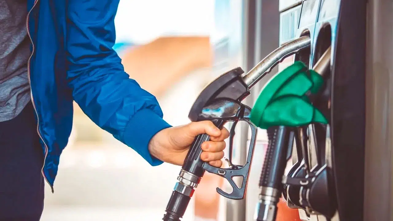 Motorin ve benzine gece yarısı zam geliyor fiyatlar tarihi eşiğe yaklaşıyor