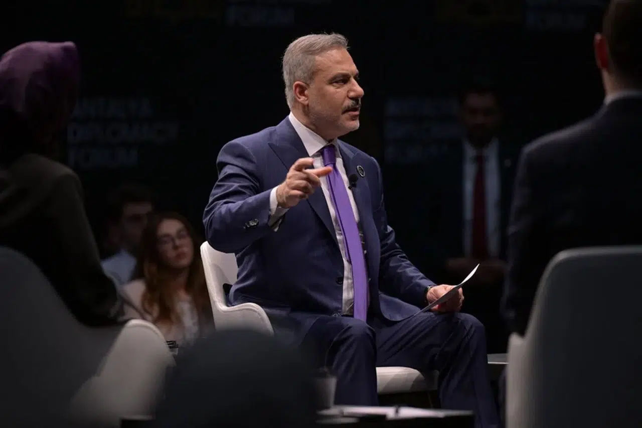 Gençlerden Hakan Fidan'ı terleten soru: Buna cevap veremeyeceğim!