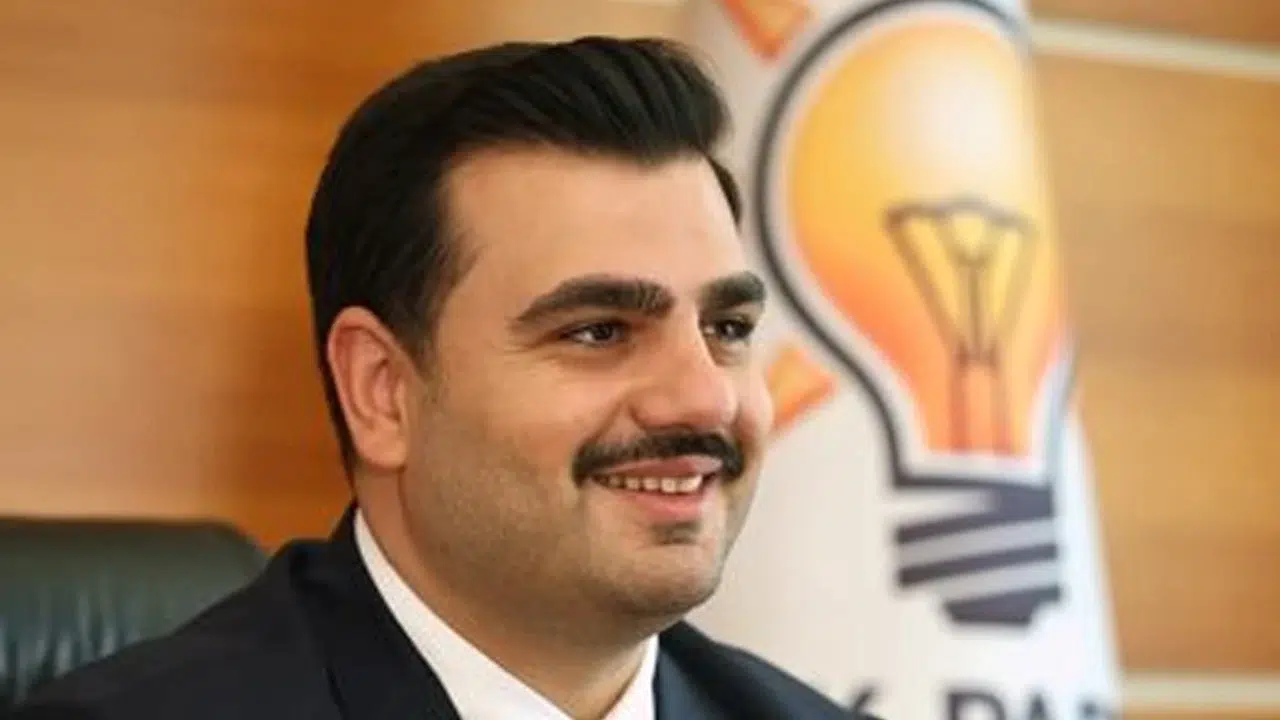 AK Partili İnan’dan araçlara bırakılan parti logolu kartlara tepki