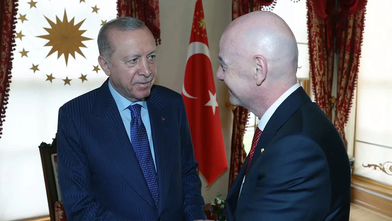 Cumhurbaşkanı Erdoğan, FIFA Başkanı Infantino ile Görüşme Gerçekleştirdi