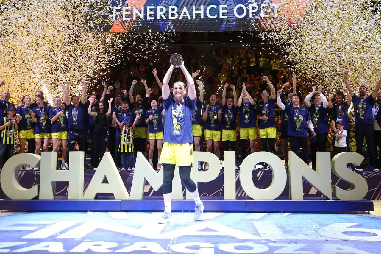 Fenerbahçe Kadın Basketbol Takımı Euroleague finalinde Galatasaray’ı mağlup etti