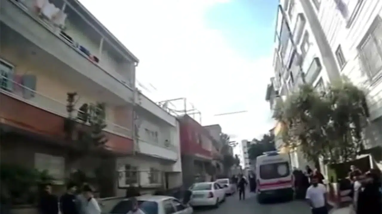 Mersin’de apartman yangını: Mahsur kalan 5’i çocuk 9 kişi tahliye edildi