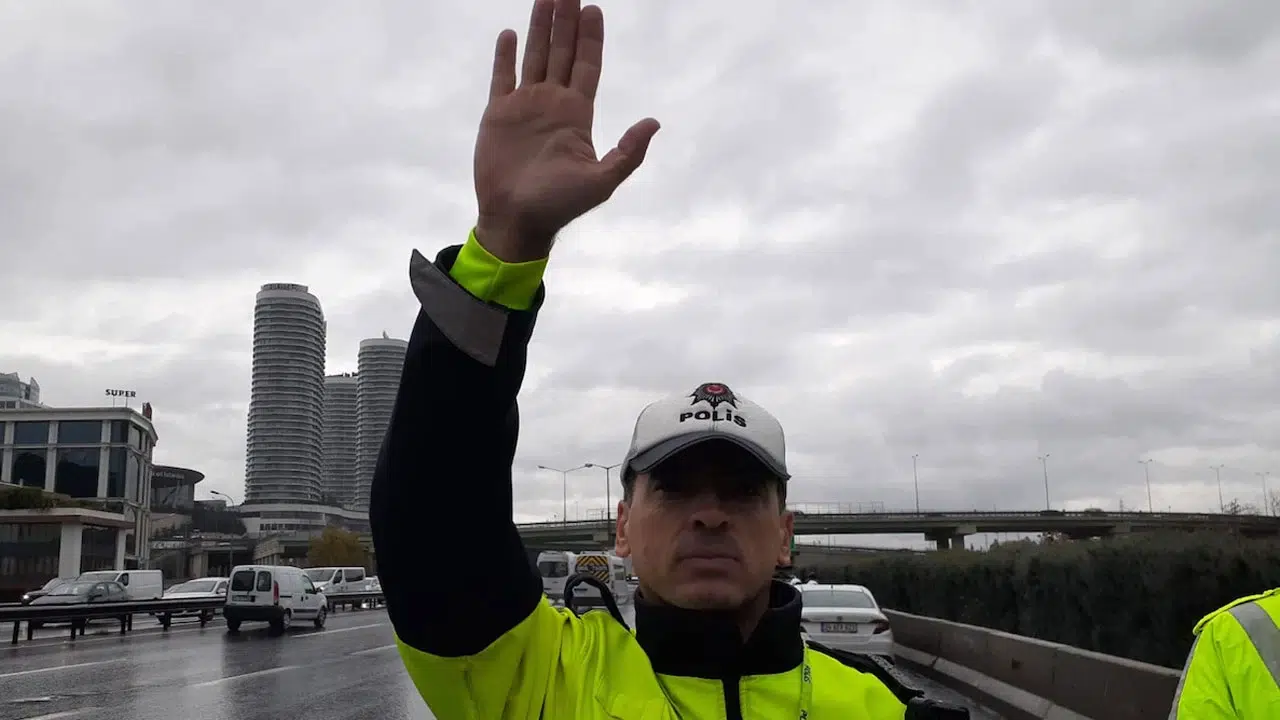 İstanbul genelinde yapılan denetimlerde 1149 kişi gözaltına alındı