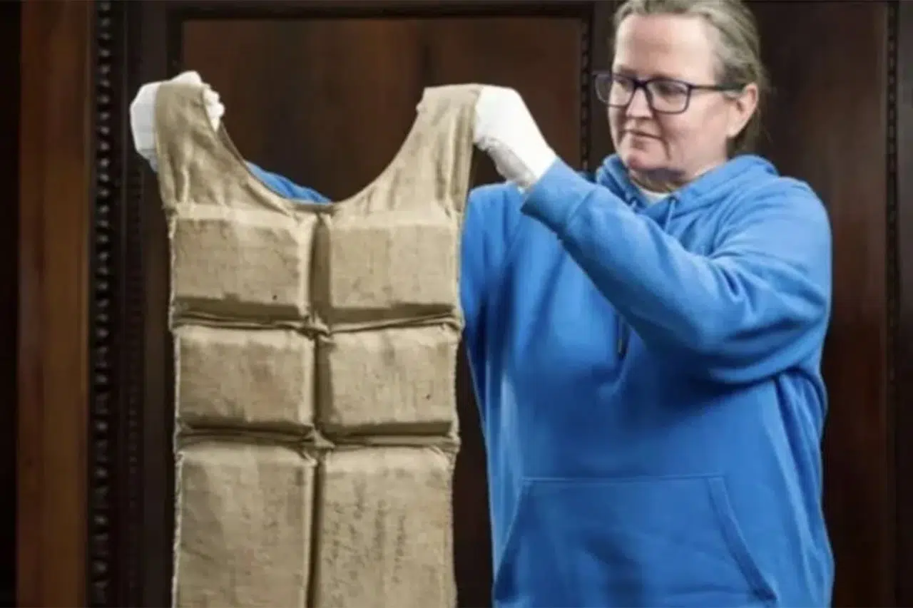 Titanik faciasından kalan can yeleği açık artırmada rekor fiyata satıldı