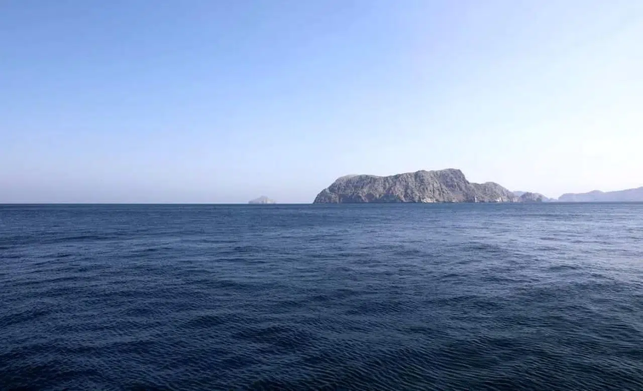 Hürmüz Boğazı'ndaki gemilere kritik çağrı: “En üst düzeyde dikkatli olunmalı”