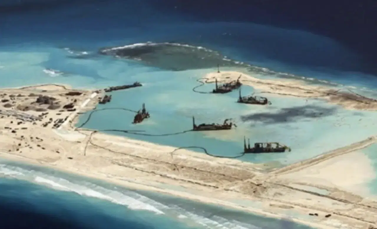 Güney Çin Denizi’nde yapay ada iddiası: Uydu görüntülerine yansıdı