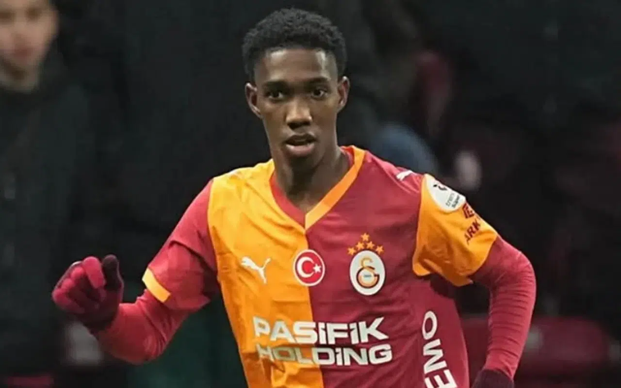 Galatasaray Puan Kaybı Yaşadı, Yaser Asprilla ile Taraftarın Sabrı Taştı! Eleştirilerin Ardından Yıldız Futbolcu Geri Adım Attı