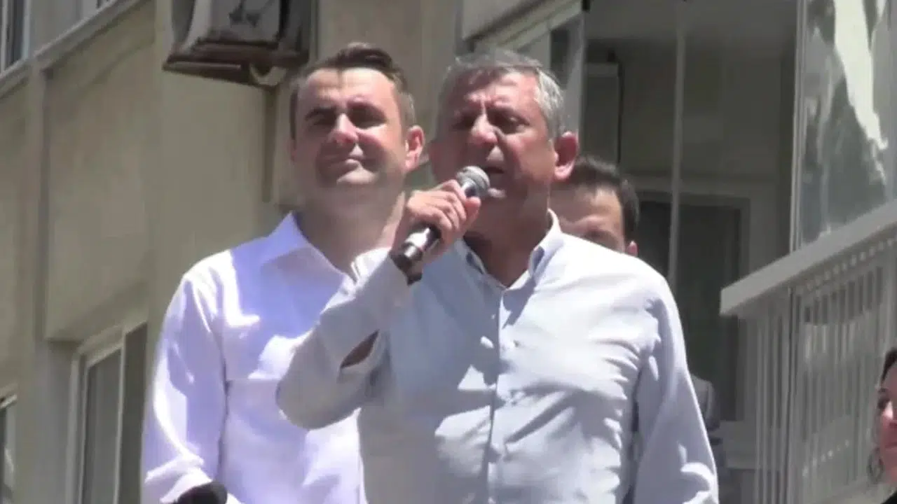 Özgür Özel'den Kılıçdaroğlu’na seçim çağrısı: “Kazanırsa elini öpeceğim”