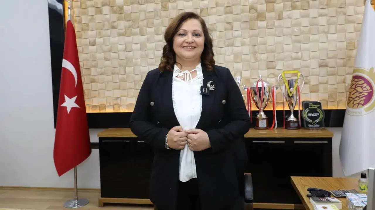 Burcu Köksal, AK Parti'ye geçeceği tarihi açıkladı