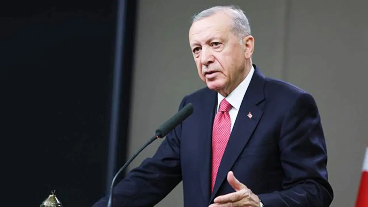 Cumhurbaşkanı Erdoğan’ın açtığı davada karar açıklandı: Özel 300 bin TL tazminat ödeyecek
