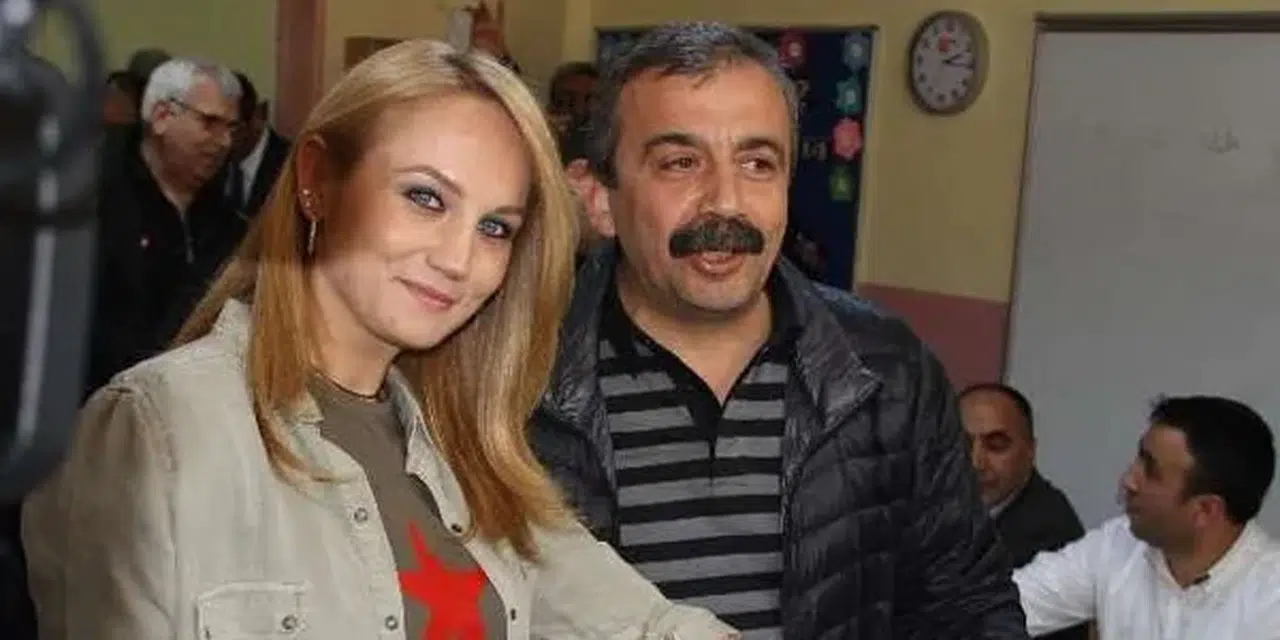 Sırrı Süreyya Önder'in eşi kimdir, kaç yıl evli kaldılar?