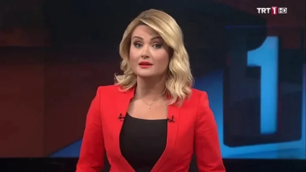 TRT spikeri canlı yayında söylediklerinin ardından apar topar yayından alındı