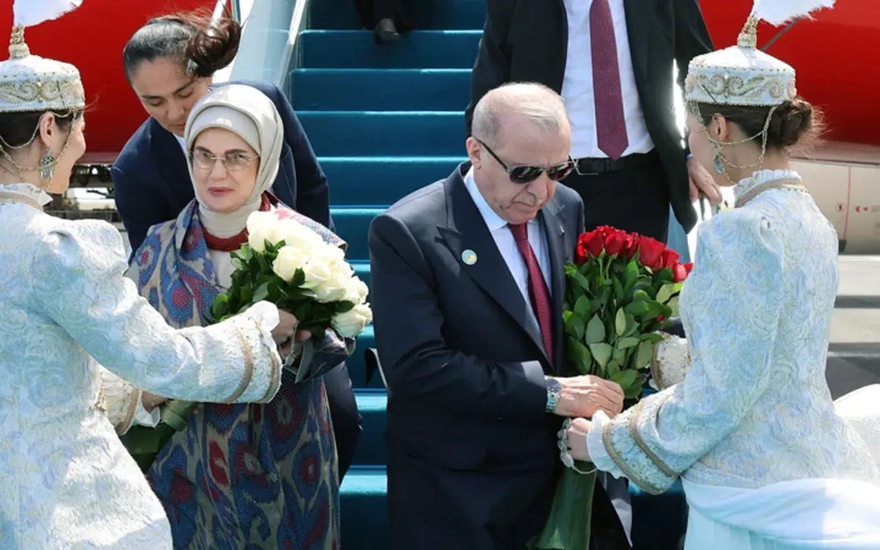 Cumhurbaşkanı Erdoğan Türkistan’a geldi, resmi temaslar başladı