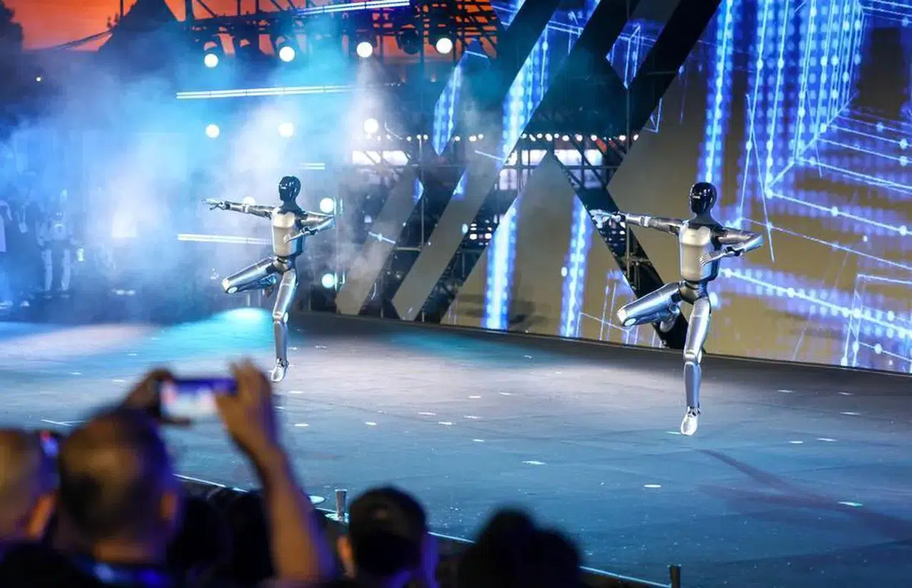 Çin’de yapay zeka ve robot şöleni: Akıllı yaşam teknolojileri tanıtıldı