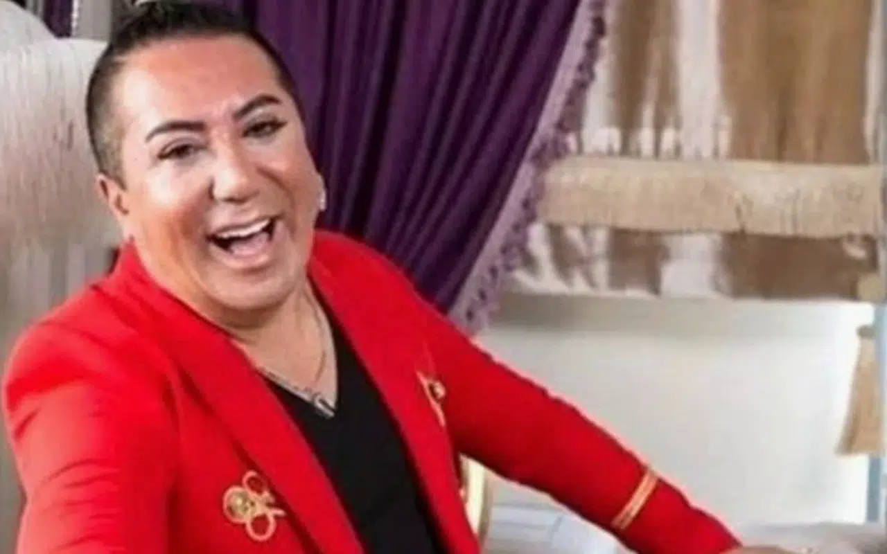 Smokin sözü kısa sürdü: Murat Övüç eski sahne tarzına geri döndü