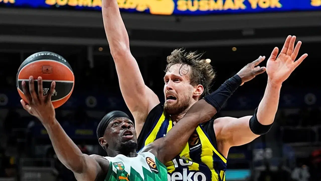 Fenerbahçe Beko son çeyrekte dağıldı: Zalgiris seriye tutundu