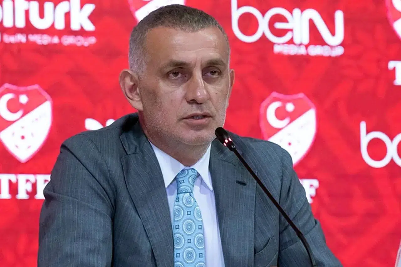 Hacıosmanoğlu'ndan hakem tartışmalarına yanıt: “Parmağımla dokunsam Trabzonspor şampiyon olurdu”
