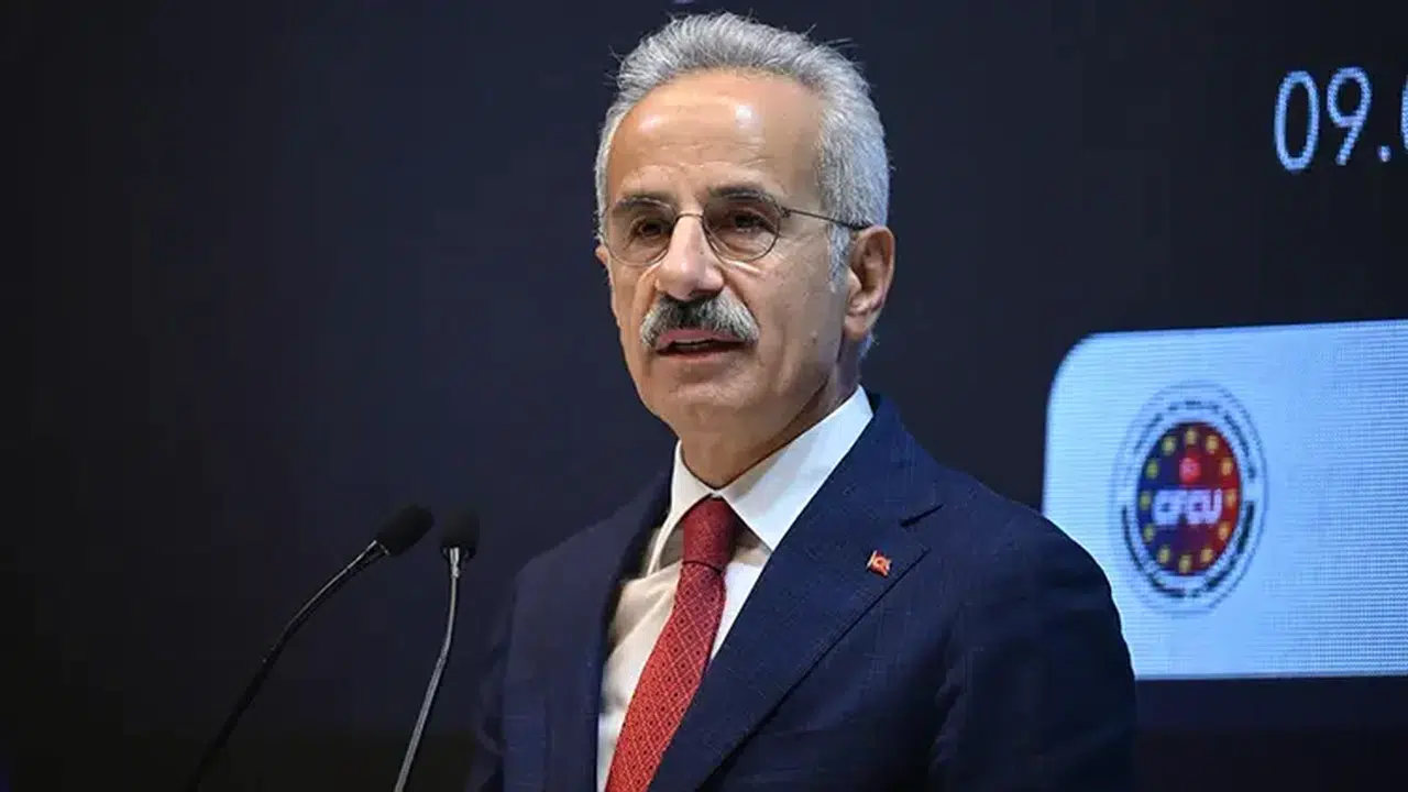 Bakan Uraloğlu açıkladı dev projeyle seyahat süresi 1 saat 35 dakikaya düşecek